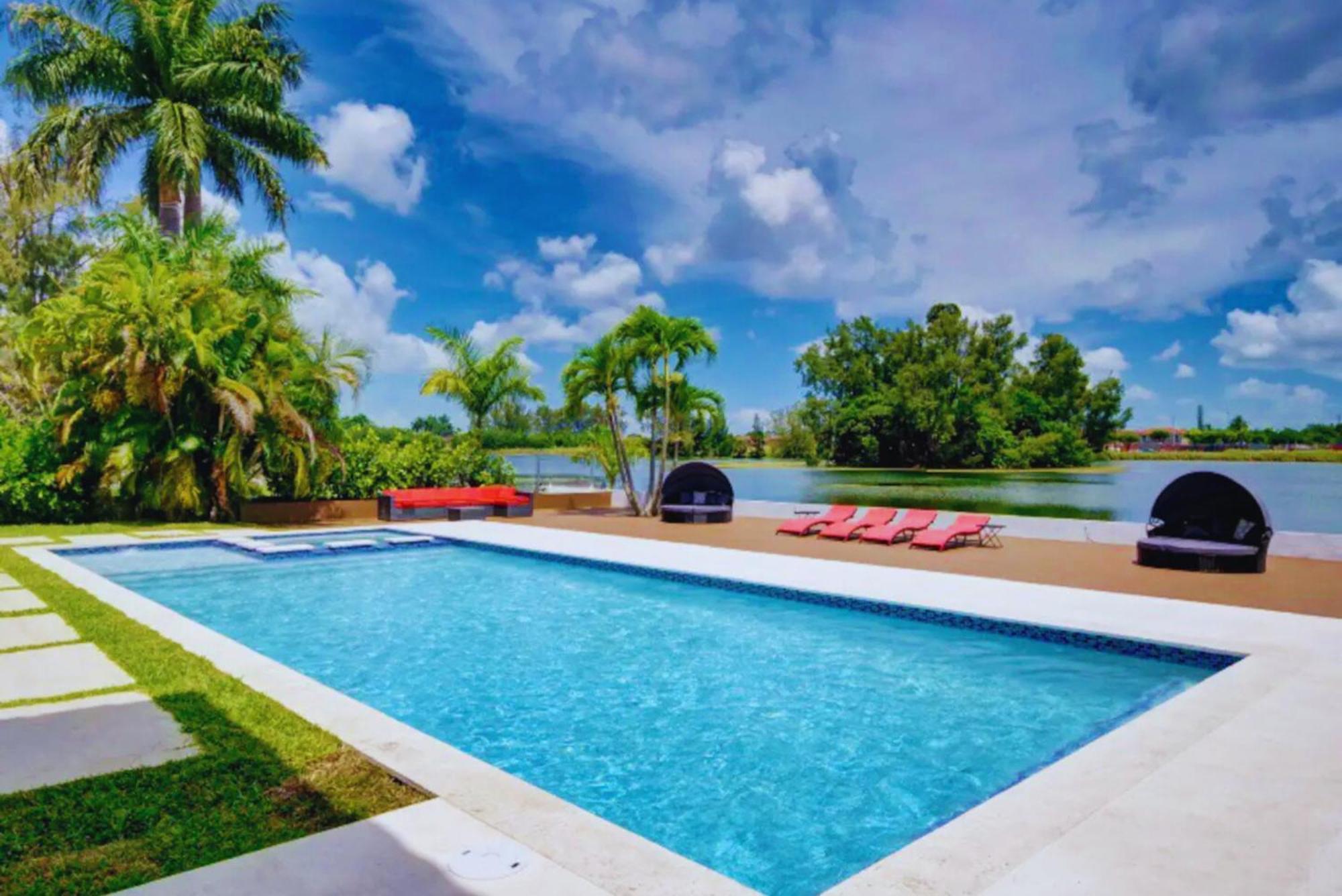 Luxe Waterfront Mansion W Private Nightclub, Cinema, Game Room, Gym & Pool Miami Exterior foto