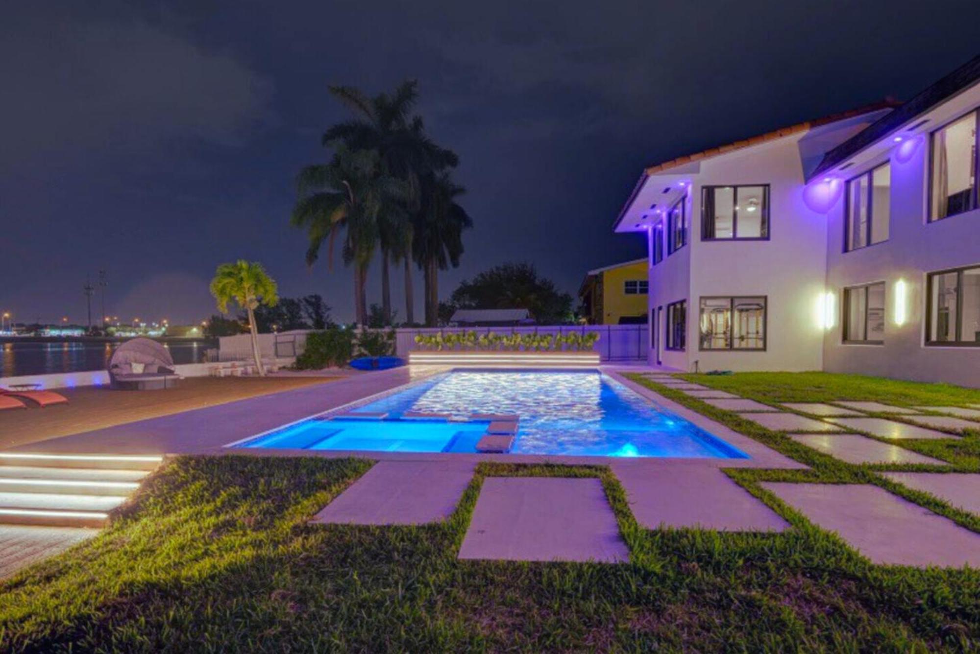 Luxe Waterfront Mansion W Private Nightclub, Cinema, Game Room, Gym & Pool Miami Exterior foto